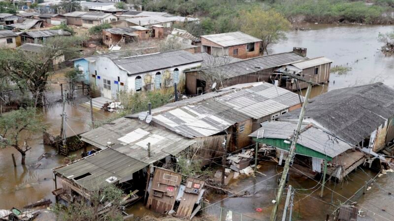 Lula e Eduardo Leite assinam acordo para reconstrução do RS